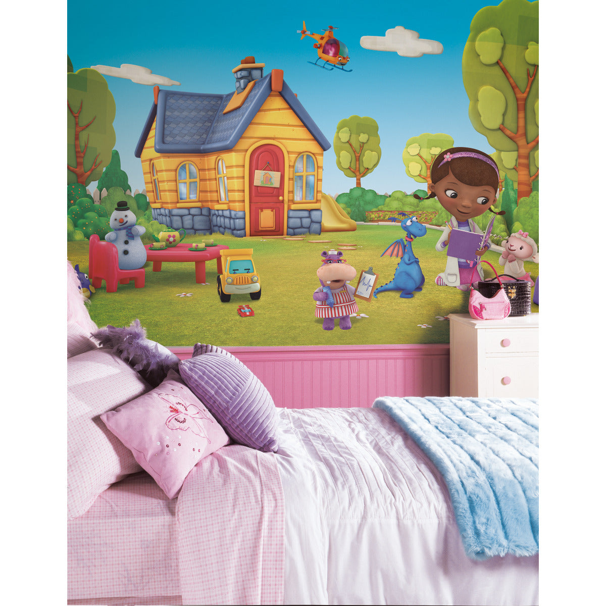 DOC MCSTUFFINS CHAIR RAIL PREPASTED MURAL 6' X 10.5' - ULTRA-STRIPPABLE